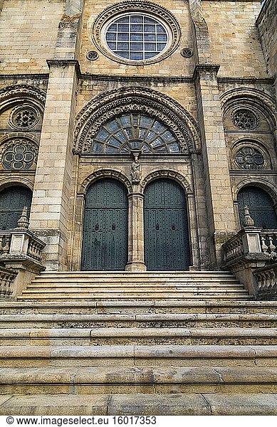 Detail der romanischen Kathedrale von Ourense  Galicien  Spanien.