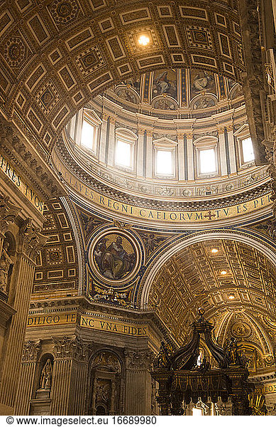 Details in the inside walls of Saint Peter at the Vatican city 2/2