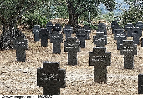 Deutscher Soldatenfriedhof für die während des Ersten und Zweiten Weltkriegs auf spanischem Boden oder vor der spanischen Küste gefallenen Soldaten. Cuacos de Yuste  Provinz Caceres  Extremadura  Spanien  Europa.