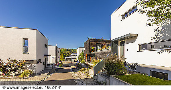 Deutschland  Baden-Württemberg  Esslingen  Energieeffiziente Häuser in einem modernen Vorort