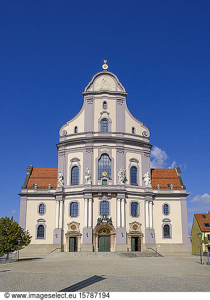 Deutschland  Bayern  Altotting  Fassade der Basilika St. Anna