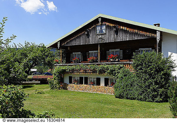 Deutschland  Bayern  Lenggries  Bauernhof Bichaeschuster