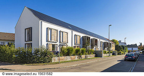 Deutschland  Bayern  Neu Ulm  energieeffizientes Haus