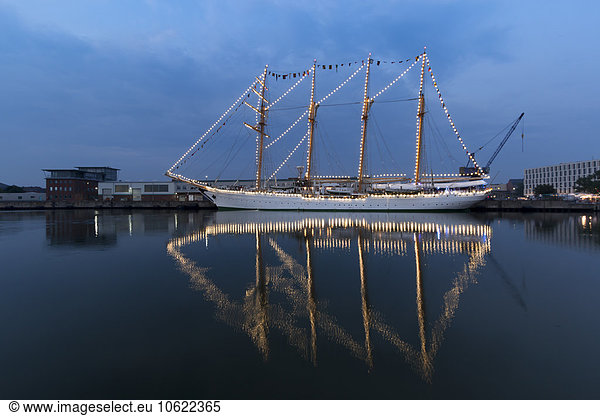 Deutschland  Bremerhaven  Segelschiff auf der Sail 2015