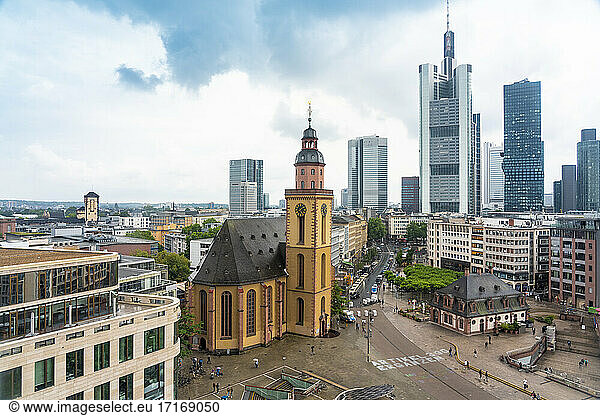 Deutschland  Frankfurt  Hauptwache  Luftaufnahme der St. Katharinenkirche und des Finanzviertels