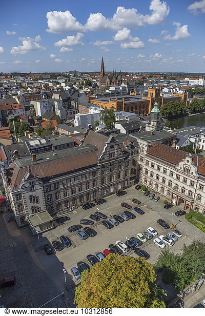 Deutschland  Mecklenburg-Vorpommern  Schwerin  Stadtbild  Blick auf alte Post und Arsenal