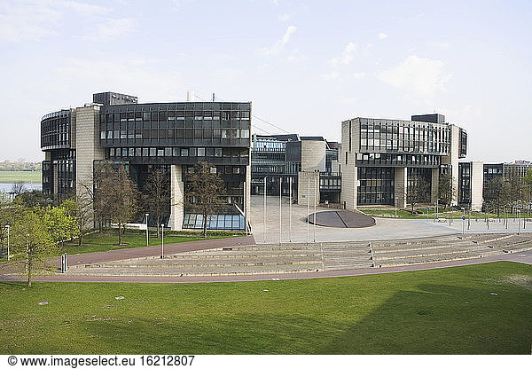 Deutschland  Nordrhein-Westfalen  Düsseldorf  Parlamentsgebäude  Landtag