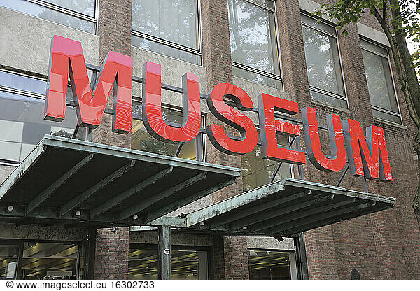 Deutschland  Nordrhein-Westfalen  Köln  Eingang des Museums für Angewandte Kunst