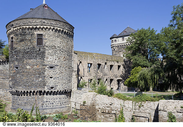 Deutschland  Rheinland-Pfalz  Andernach  alte Stadtmauer mit Turm