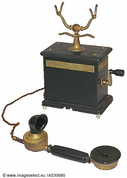 Deutschland  um 1905  deutsches Telefon Modell OB 05  im Kaiserreich weit verbreiteter Tischapparat