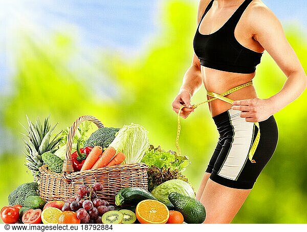 Diät. Ausgewogene Ernährung auf der Basis von rohem Biogemüse
