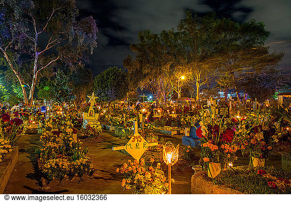Dia De Los Muertos (Day of the Dead) celebrations in the cemeteries of Oaxaca  Mexico  North America