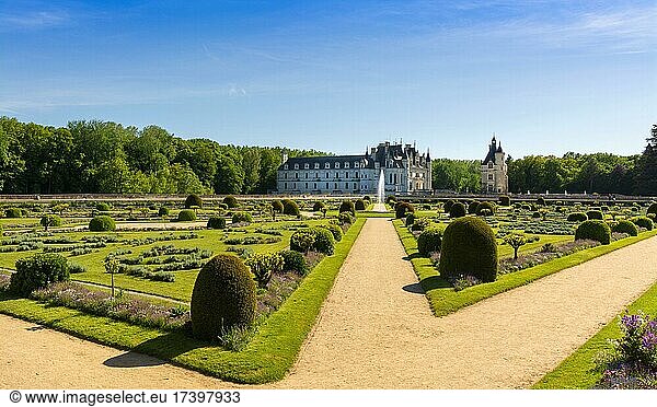 Diane de Poitiers garden  Chateau de Chenonceau spanning the River Cher  Loire Valley  Indre et loire department  Centre-Val de Loire  France  Europe