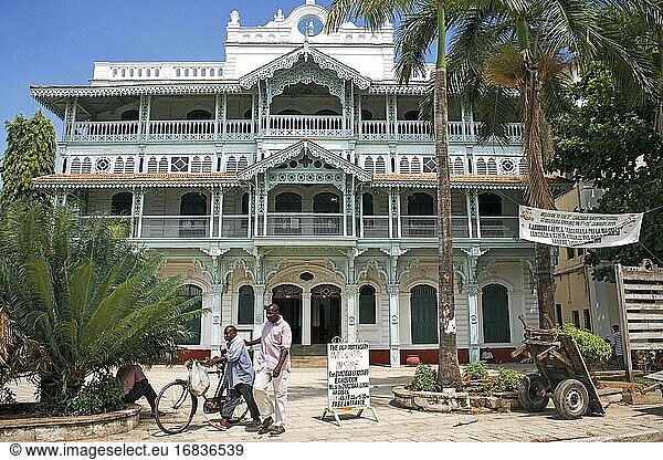 Die alte Krankenstation oder Ithnasheri Dispensary  typisch für südasiatische Architektur in Stone Town  Sansibar  Tansania.