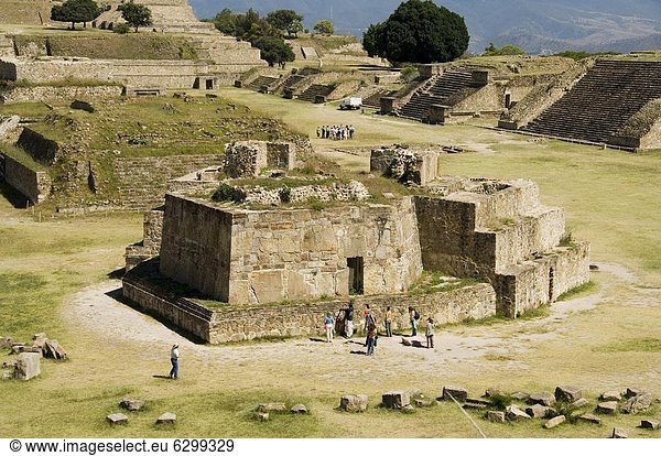 Die alten Zapoteken Stadt von Monte Alban,  in der Nähe von Oaxaca City,  Oaxaca,  Mexiko,  Nordamerika