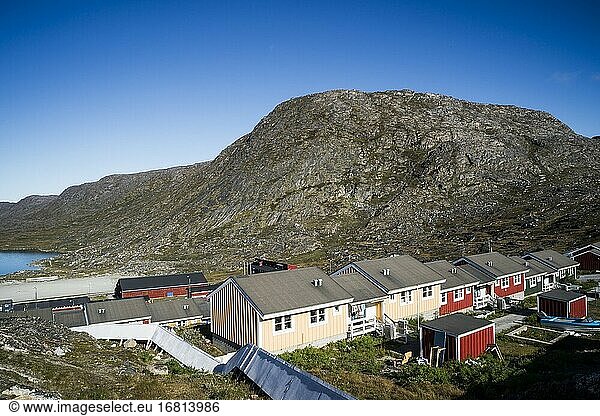 Die Architektur und geologische Landschaft von Qaqortoq  Grönland.