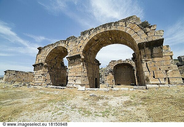 Die Basilika-Bäder in Hierapolis  Denizli  Türkei. Hierapolis war eine antike griechisch-römische Stadt in Phrygien