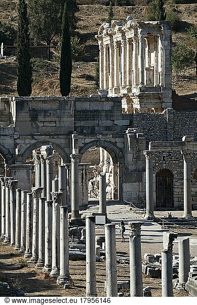 Die Bibliothek des Celsus ist ein antikes Gebäude in Ephesus  Izmir  Türkei  Asien