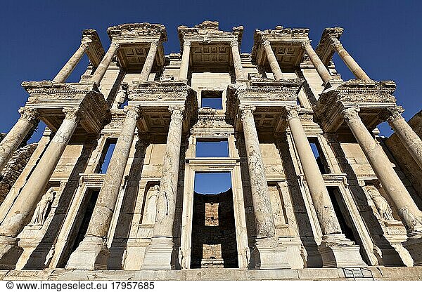 Die Bibliothek des Celsus ist ein antikes Gebäude in Ephesus  Izmir  Türkei  Asien