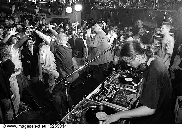 Die Fantastischen Vier  dt. Musikgruppe (Rap  Hip-Hop)  gegrÃ¼ndet 1986  bei einem Auftritt in HÃ¶henkirchen bei Passau  1994