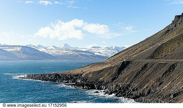 Die großen Berge und Vulkane des majestätischen Islands.