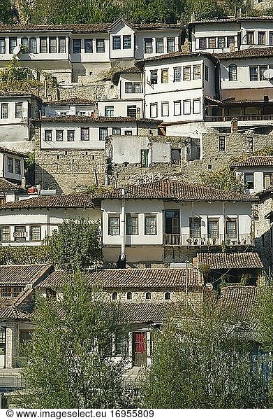 Die historische Altstadt von Berat in Albanien.