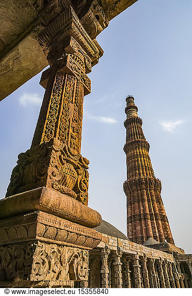 Die historische Sehenswürdigkeit Qutub Minar; Delhi  Indien
