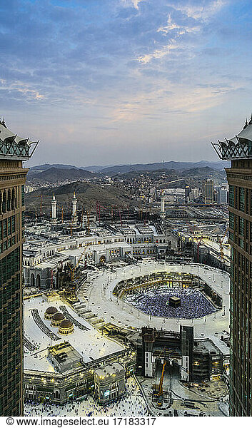 Die jährliche islamische Pilgerfahrt Hajj nach Mekka  Saudi-Arabien  der heiligen Stadt. Luftaufnahme.
