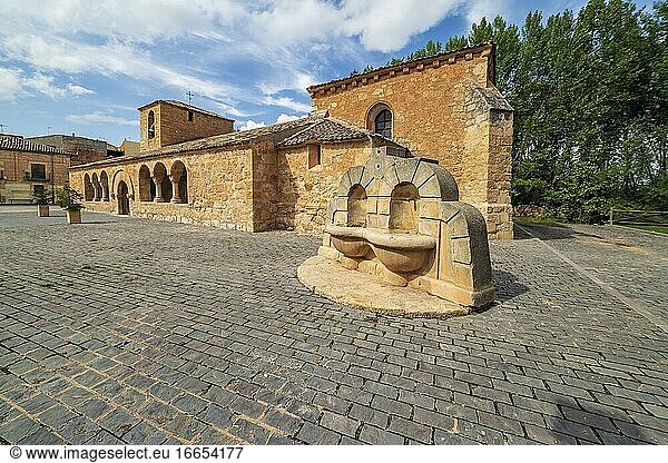 Die Kirche der Heiligen Maria in Pe?alba de San Esteban de Gormaz. Soria. Spanien. Europa.