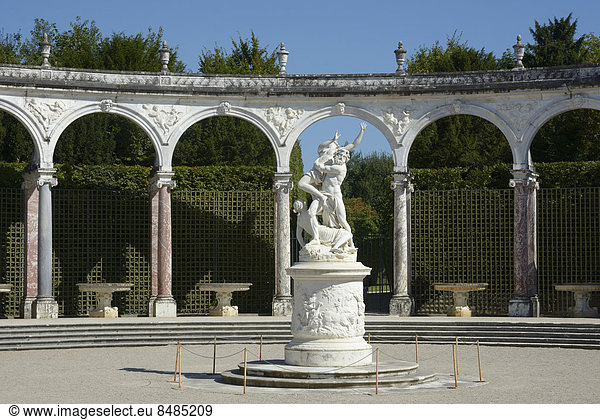 Die Kolonnade von Versailles  Park von Versailles  Paris  Œle-de-France  Frankreich