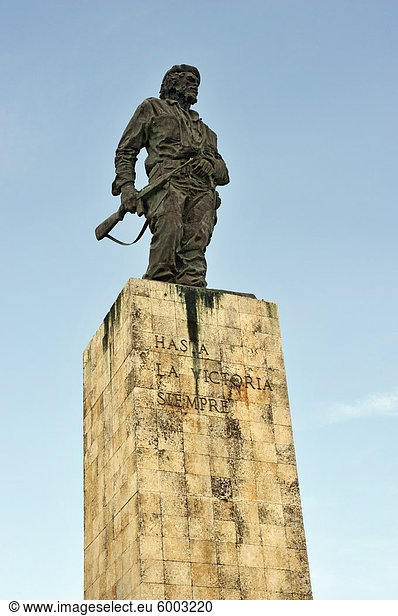 Die Kommandant Ernesto Guevara (El Che)-Gedenkstätte sculpted von Jose Delarra  Plaza De La Revolucion  Santa Clara  Kuba  Westindische Inseln  Mittelamerika