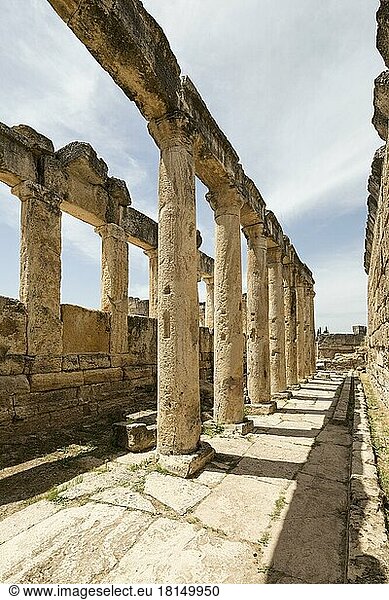 Die Latrine in Hierapolis  Denizli  Türkei. Hierapolis war eine antike griechisch-römische Stadt in Phrygien