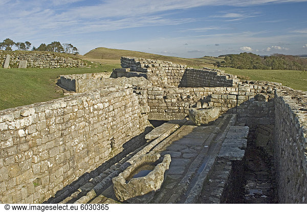Die Latrine lag Römerkastell Hadrianswall UNESCO Weltkulturerbe Northumbria England Vereinigtes Königreich Europa