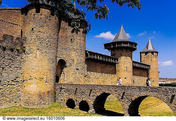 Die mittelalterliche Stadtmauer von Carcassonne  Frankreich.