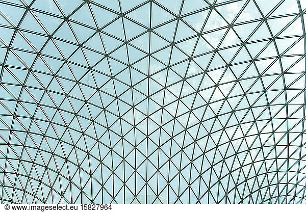 Die moderne transparente Glasdecke des Britischen Museums