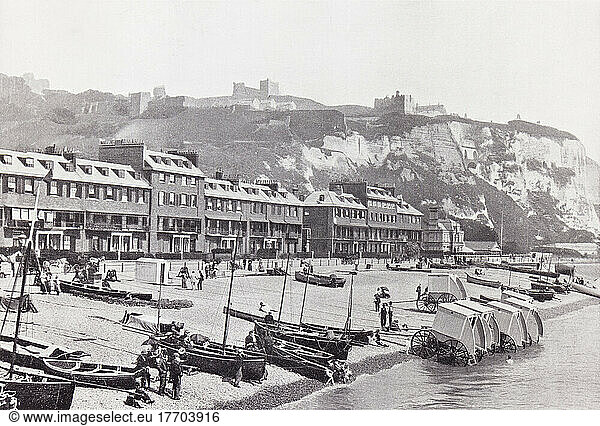 Die Parade mit Dover Castle  Dover  Kent  England  hier im 19. Jahrhundert. Aus Around The Coast  An Album of Pictures from Photographs of the Chief Seaside Places of Interest in Great Britain and Ireland  veröffentlicht in London  1895  von George Newnes Limited.