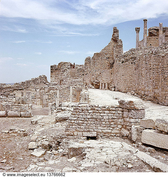 Die Ruinen von Dougga einer kleinen römischen Stadt in Nordafrika die im 2. bis 3. Jahrhundert n. Chr. blühte Tunesien. Römisch. 2. bis 3. Jahrhundert.