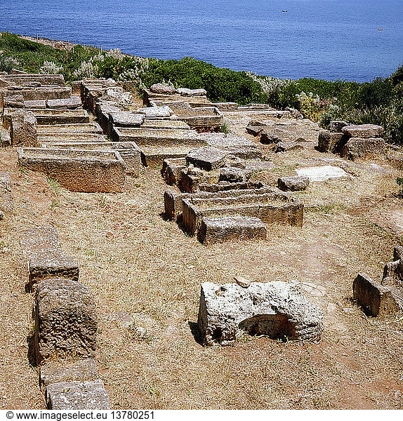 Die Ruinen von Tipasa  einer kleinen römischen Stadt in Nordafrika  die im 3. Jahrhundert n. Chr. ihre Blütezeit erlebte  Die Nekropole. Algerien. Römisch. 3. Jahrhundert n. Chr.