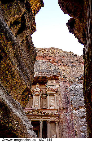 Die Schatzkammer der antiken Ruinenstadt Petra  Jordanien