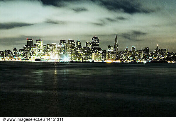 Die Skyline von San Francisco von Treasure Island