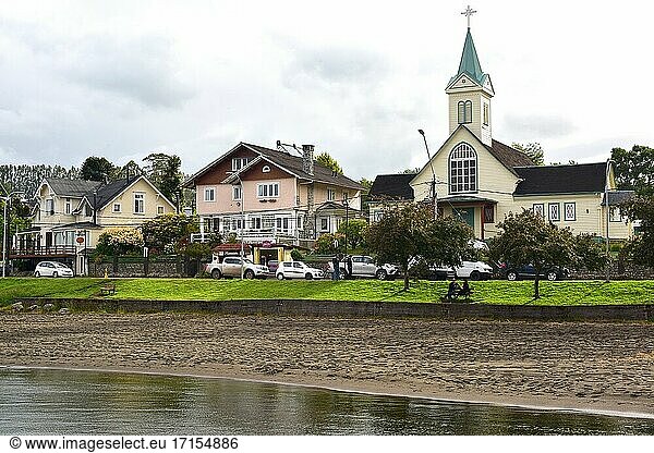 Die Stadt Frutillar und der See Llanquihue. Frutillar wurde von deutschen Siedlern gegründet. Region de Los Lagos  Chile.