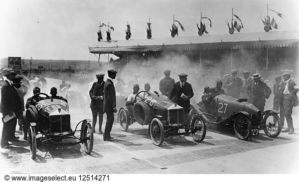 Die Startlinie beim Grand Prix de LACF des Cyclecars  Amiens  Frankreich  1913. Künstler: Unbekannt