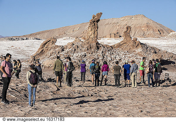 Die Steinformation Tres Marias  Valle de le Luna  Nationalreservat Los Flamencos  Region Antofagasta  Chile  Südamerika