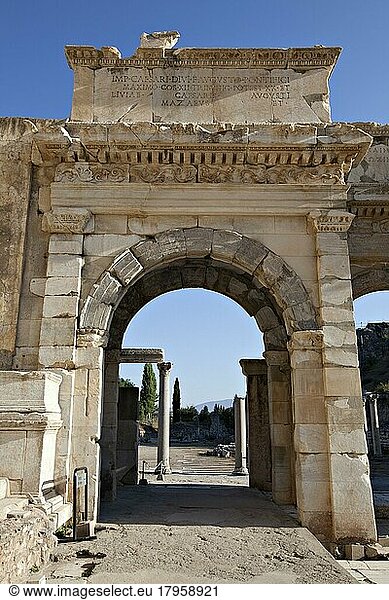 Die Tore von Mazaeus und Mithridates  Ephesus  Izmir  Türkei  Asien