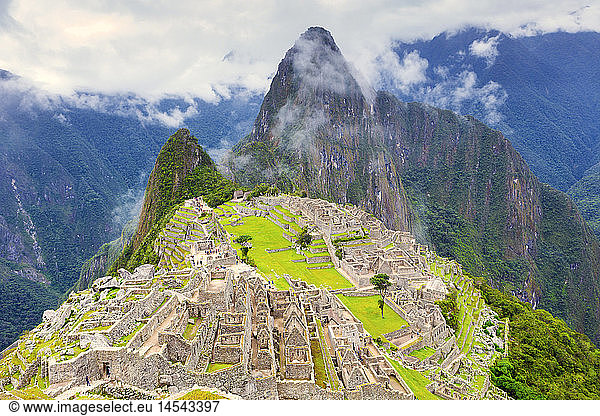 DIG  geography / travel  Peru  Urubamba  Machu Picchu   Andes  Urubamba  Urubamba Valley  Inca stone houses  agricultural terraces  UNESCO World Heritage list  Machu Picchu  Huayna Picchu mountain  rainforest-covered hills  Peru