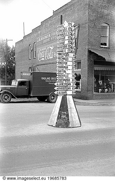 Distance signs in middle of road  Crossville  Tennessee  USA  Ben Shahn  U.S. Resettlement Administration  1937