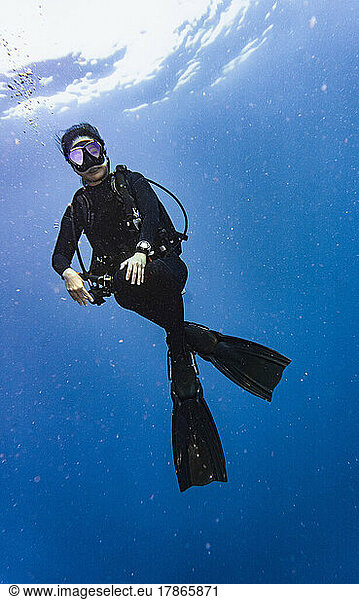 diver exploring the tropical waters around Koh Tao in Thailand