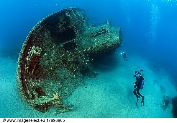 Divers photograph wreck Elviscot  Mediterranean Sea  Pomonte  Elba  Tuscany  Italy  Europe