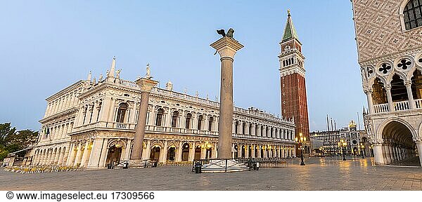Dogenpalast am Markusplatz mit Glockenturm Campanile  Venedig  Venetien  Italien  Europa