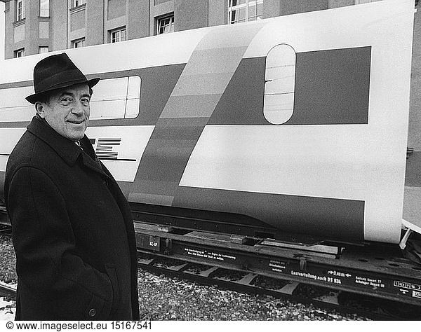 Dollinger  Werner  10.10.1918 - 3.1.2008  deutscher Politiker (CSU)  Bundesverkehrsminister 1982 - 1987  Halbfigur  MÃ¼nchen  1984